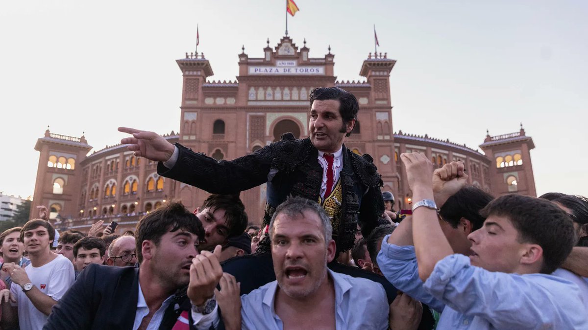 Lo de ayer de Morante fue un "Theatrum Sacrum" barroco. Tanto por las dos faenas como por el comportamiento del público. Fue, en cierto modo, un acto religioso. Discutir por la espada o por no sé qué vainas es de no estar a la altura del fenómeno. De ser un vulgar y un mediocre.