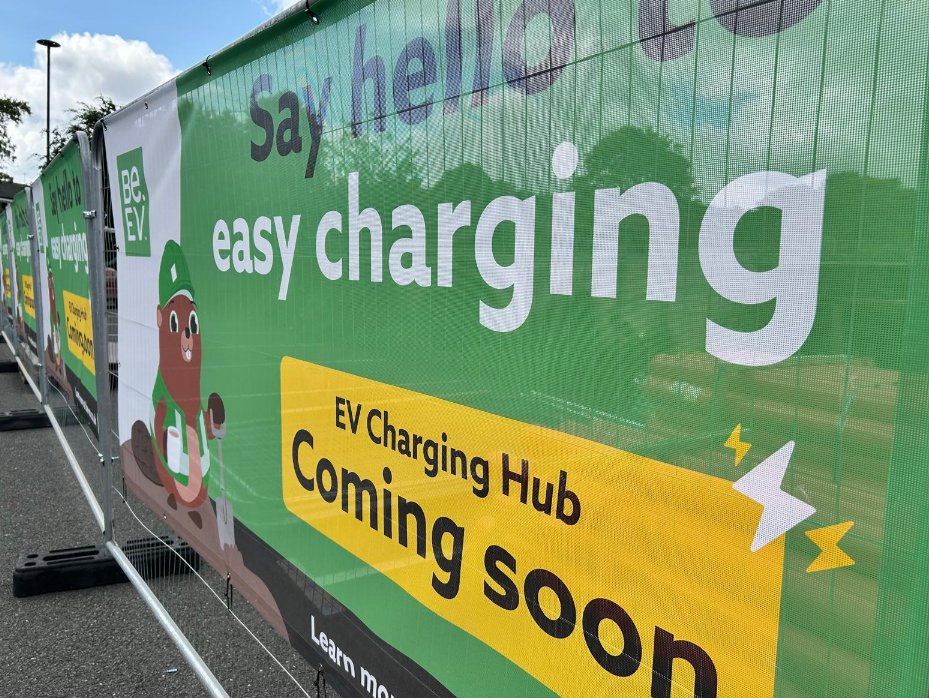 GM has the 2nd lowest number of public EV chargers per person of any English city - with 53.8 per 100k people. Unsurprisingly, London ranks the highest with 262.2. Rollout here is embarrassing yet we still have 2038 net zero ambitions as a city region?  
mancunianmatters.co.uk/news/greater-m…