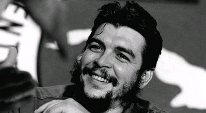 Este 9 de junio #CubaViveEnSuHistoria , un día como hoy del año 1959 es designado el Comandante Ernesto Che Guevara, al frente de una delegación cubana que visita varios países de Asia y África. #Corazónrojo #LunesConMarx <a href="/IzquierdaUnid15/">Izquierda Latina 💪</a> .