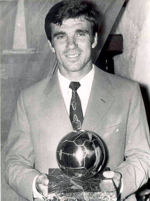 UD Las Palmas (@udlp_oficial) on Twitter photo El capitán que nunca se fue, medio siglo sin Tonono.
🔸 bit.ly/43A4XXu
#LaUniónDePorVida #LaUniónHaceLasPalmas
<a href="/FFLasPalmas/">Federación de Fútbol de Las Palmas</a> <a href="/ExjugadoresUDLP/">Asociación De Exjugadores De La Ud Las Palmas</a> El capitán que nunca se fue, medio siglo sin Tonono.
🔸 bit.ly/43A4XXu
#LaUniónDePorVida #LaUniónHaceLasPalmas
<a href="/FFLasPalmas/">Federación de Fútbol de Las Palmas</a> <a href="/ExjugadoresUDLP/">Asociación De Exjugadores De La Ud Las Palmas</a>