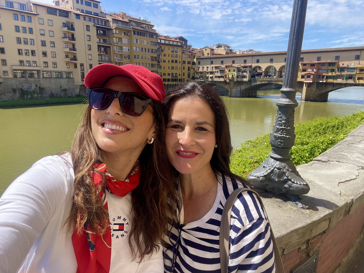 🇮🇹 Nuestras compañeras Pilar Ruso y Cristina Román, del departamento de Sanidad, han realizado una movilidad en Florencia (Italia). Ha sido una experiencia enriquecedora bajo el sol de la Toscana. #iessanctipetri #erasmusplus #enrichinglives #openingminds <a href="/sepiegob/">SEPIE</a>