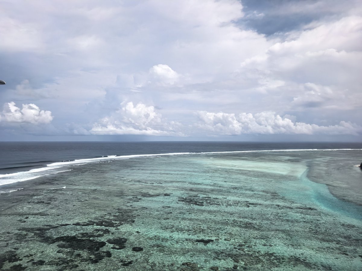 China_Amb_Mdv's tweet photo. Fisrt sight of Addu, beautiful place, amazing clouds. https://t.co/xoDhjnoBVZ