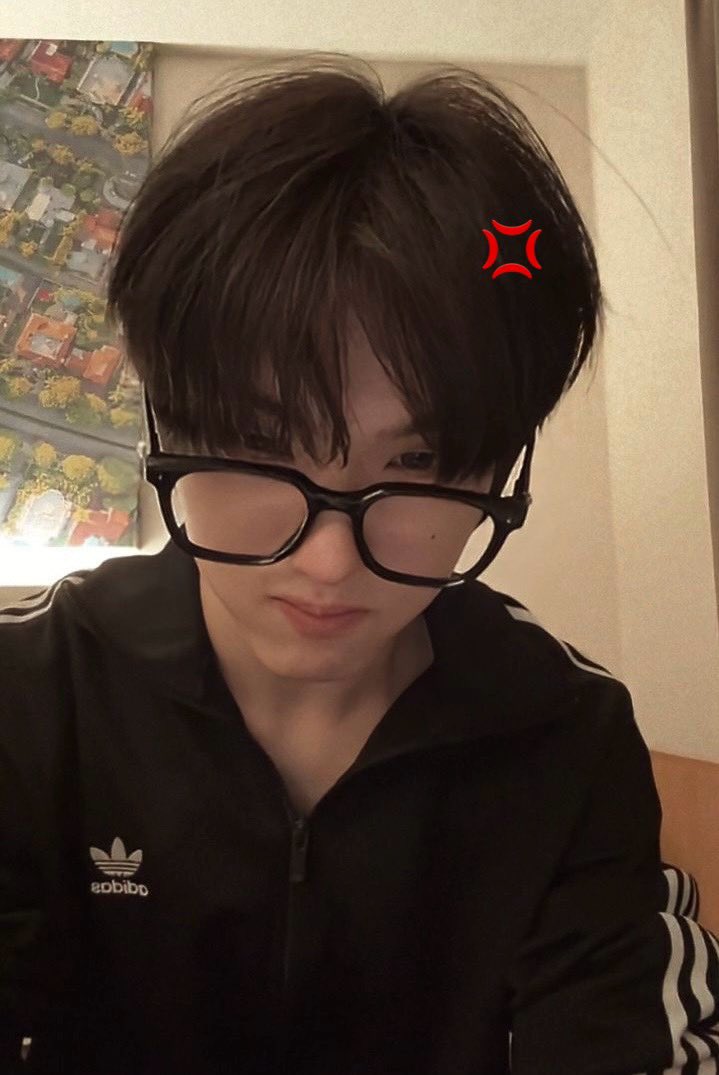 1overthecastle's tweet photo. 이 이 이라이라 ~💢 https://t.co/30srMCPObS