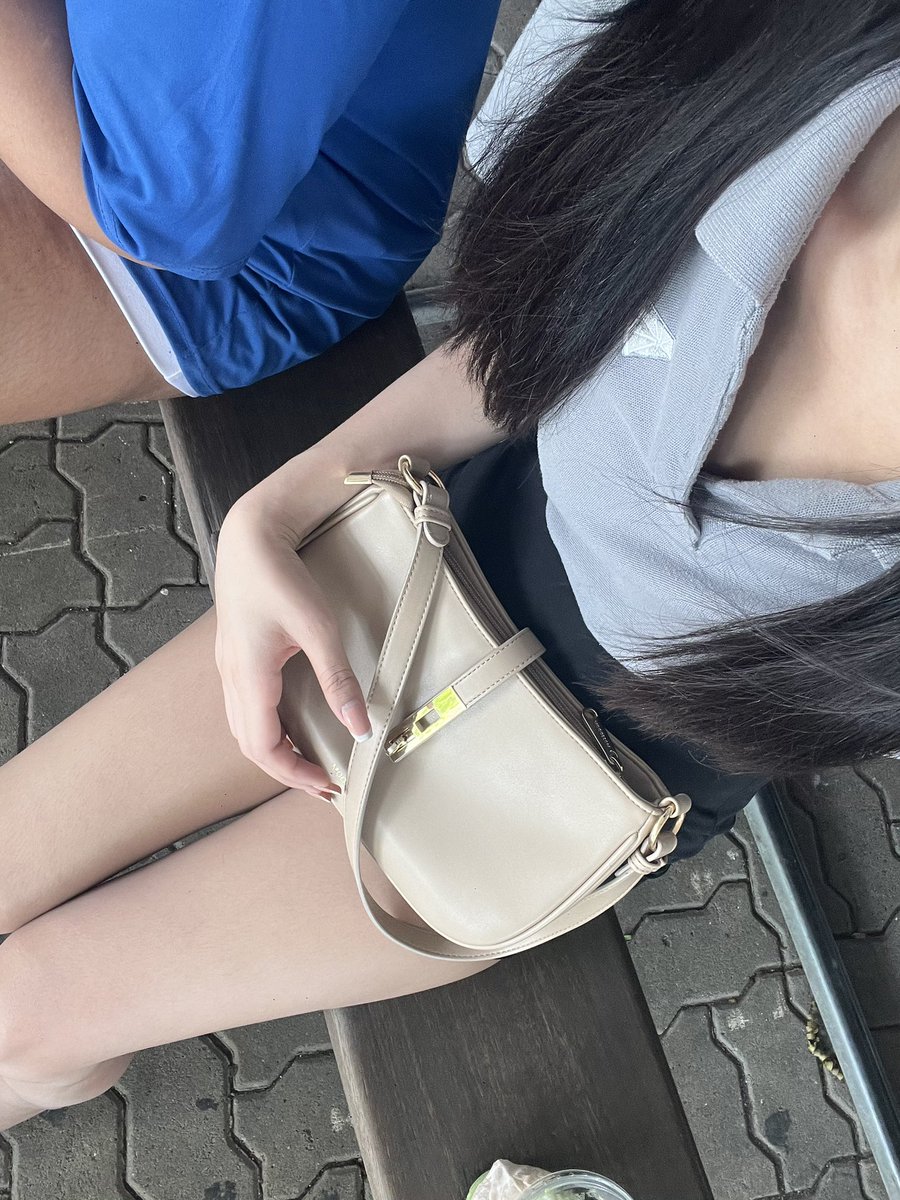 อยากมีคนกอด💕