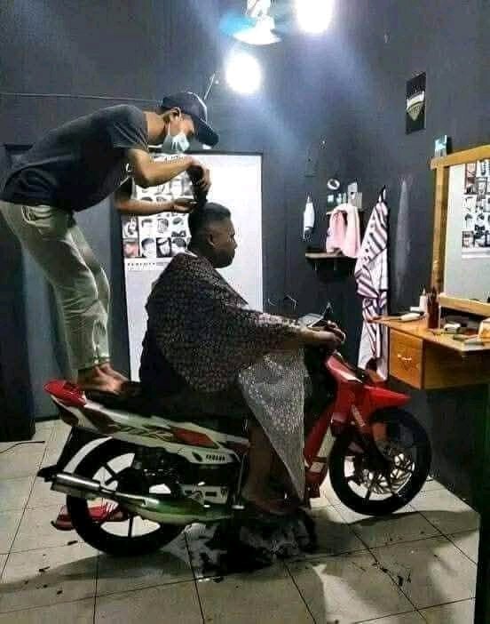 Nah contribution money I take buy am. I no fit leave am for outside abeg.