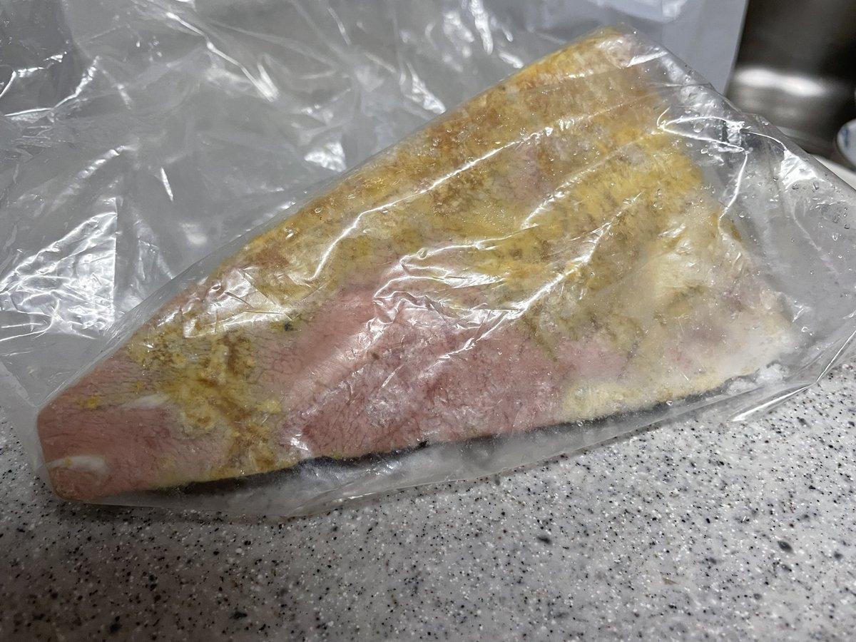 大トロ放置しすぎていい感じに熟成（腐敗）したけど欲しい人おる？