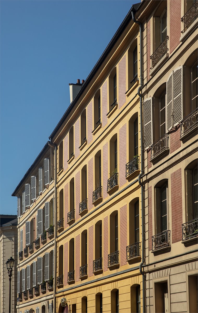 jaimeversailles's tweet photo. J'aime les façades de la rue du Maréchal Joffre, au sein du Quartier Saint-Louis à @Versailles 
.
#versailles #jaimeversailles #versaillesforever #versaillesmaville #versaillesgardens #versaillestourisme #chateauversailles #patrimoine #patrimoinefrancais #patrimoineculturel #canon #canonfrance #architecture #france
.
Crédits : J'aime Versailles - Baptiste Gourgouillon