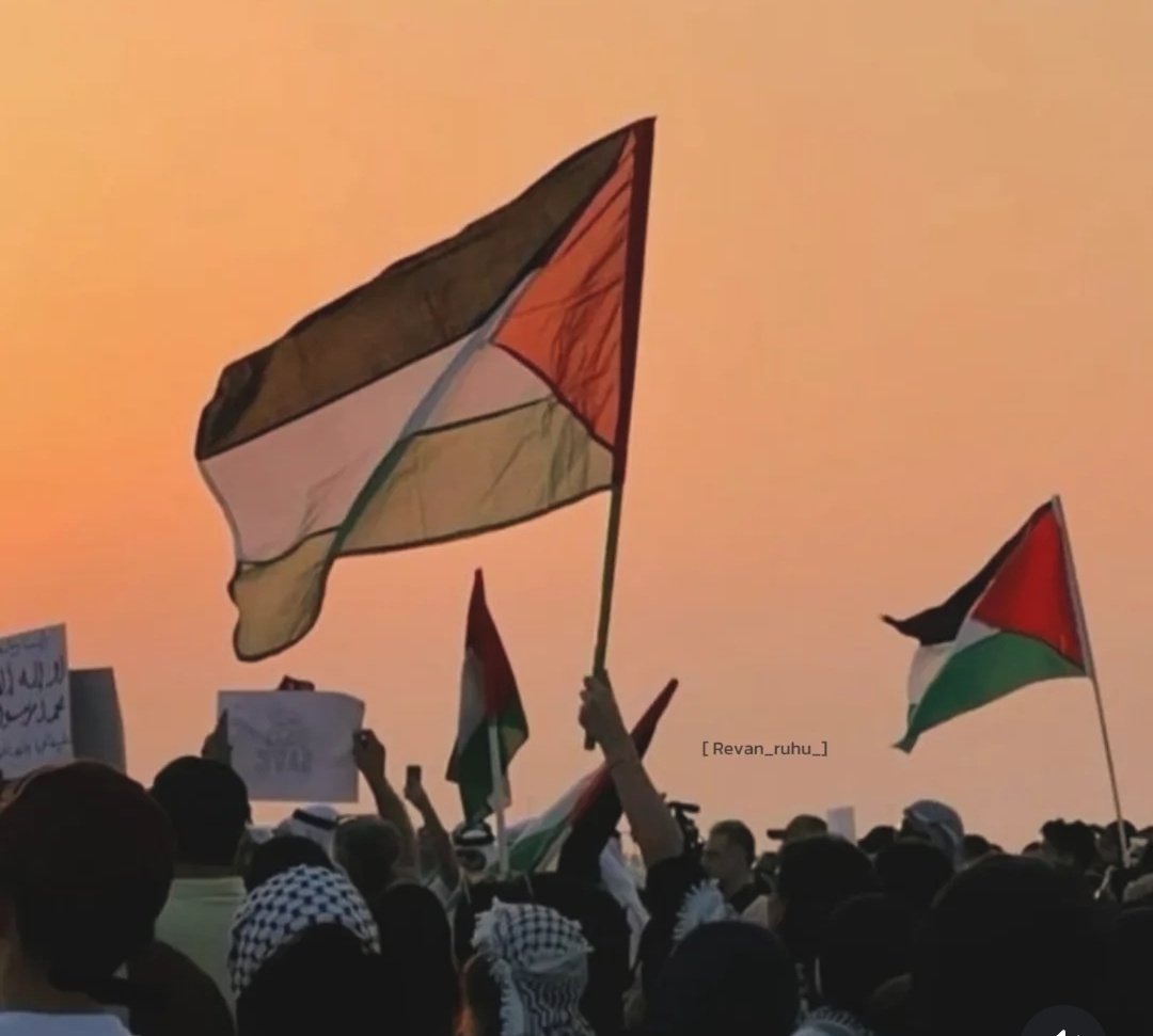 Ruhunu yitirmiş bu çağa inat, çilesine talip olduğumuz davamız var.! 

#WeAreMadleen 🇯🇴
 Nuh'un Gemisi