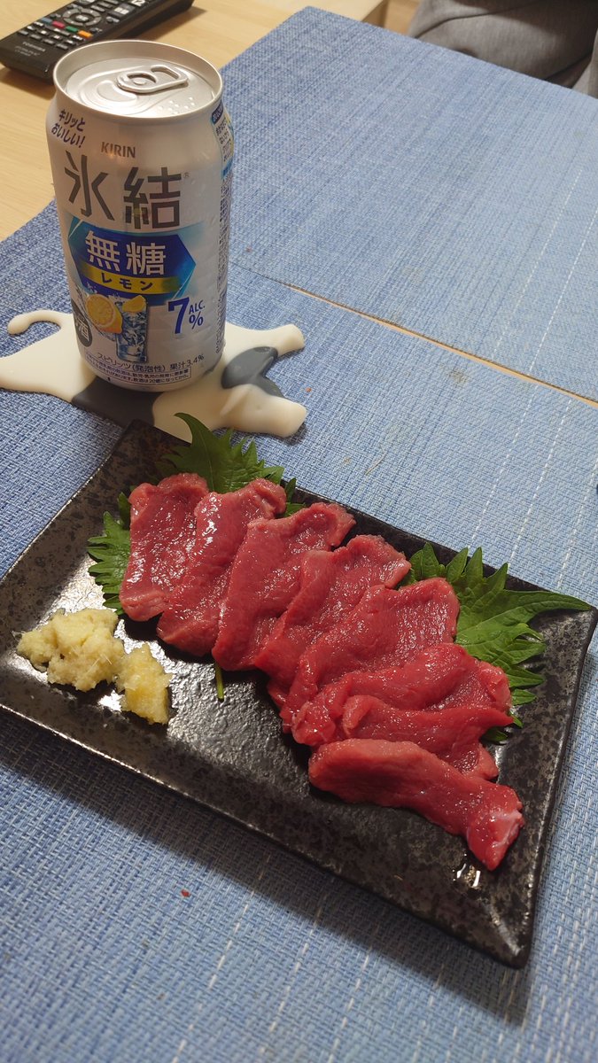 216Tsubasa's tweet photo. クジラの頬肉　身よりクセなくて5分で全部食べてしまった https://t.co/KOw6xDiwc8