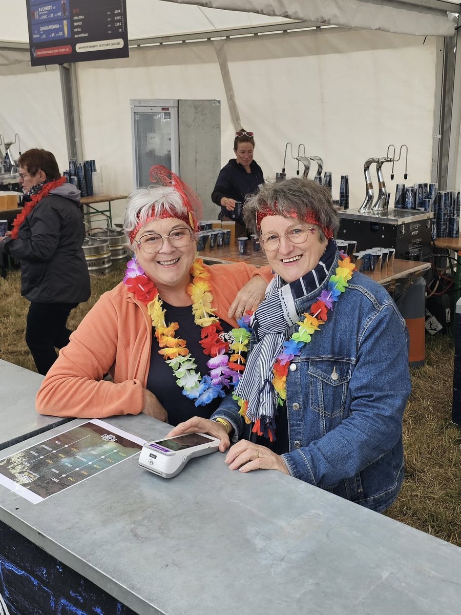 🎶 Les Nuits Vilaines 2025, encore une édition explosive ! 🔥

Easytransac a accompagné les équipes avec une solution #cashless complète 💳

👉 Bracelets et cartes NFC personnalisés
👉 Terminaux de paiement et logiciel de caisse
👉 Expérience fluide pour les festivaliers