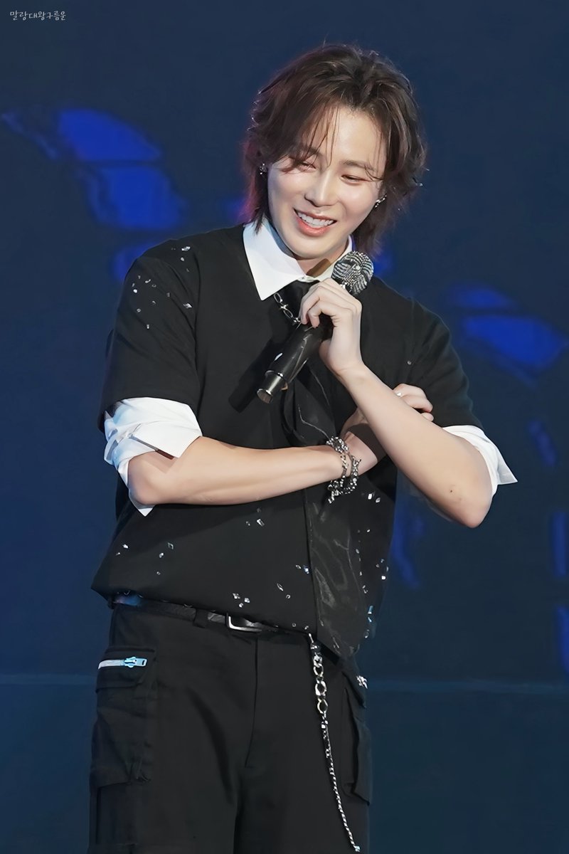 ayh0618's tweet photo. 250607 천안 K-컬처박람회 영스트리트   
하성운이 웃으면 나도 행복해🥰
 #하성운 #HASUNGWOON
@gooreumseng https://t.co/DE5TiFENtr