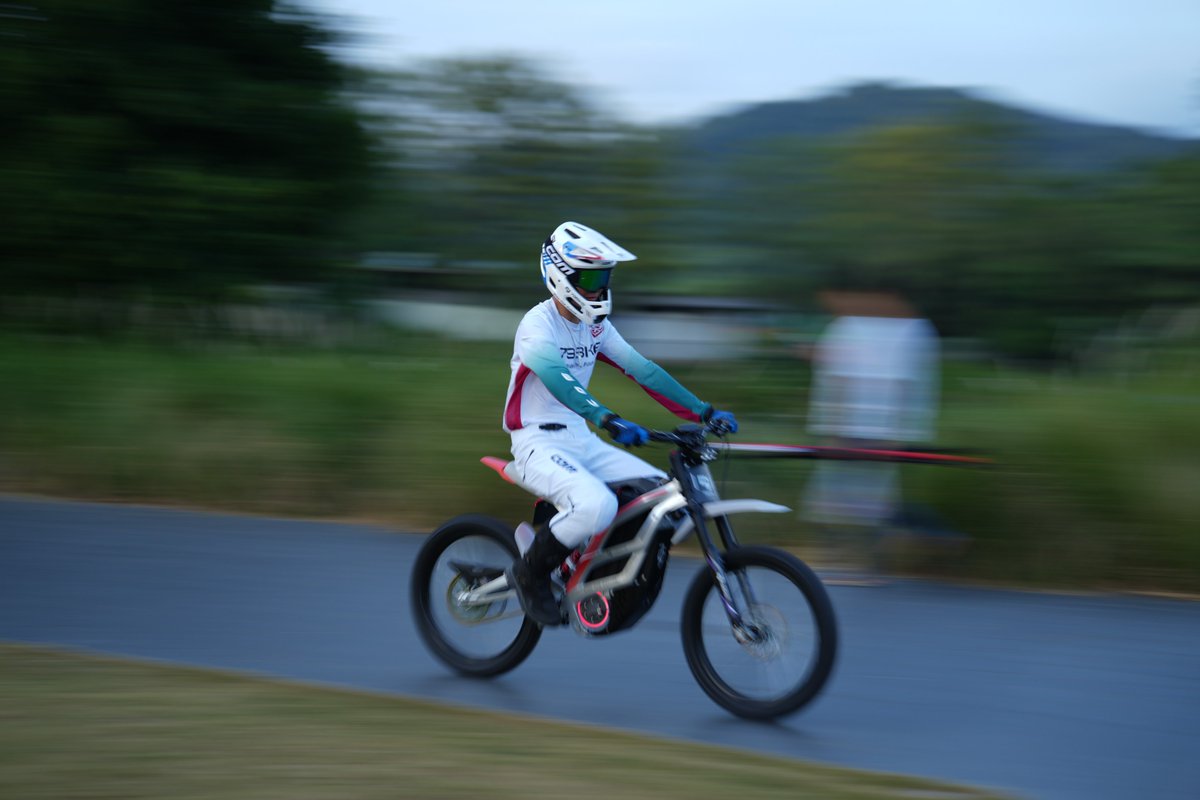 haoqiebike's tweet image. 🌪️ Blur the world. 🔥 Sharpen the ride.
Unleash your wild side with HAOQI ⚡ — built for power, crafted for freedom.
💨 Speed. 💪 Performance. 🌍 Adventure awaits.
Ride beyond the limits.
🔗 bit.ly/HAOQIFalconPro
#haoqiebike #HAOQI #FalconPro #dirtbike #extremesports #adventure