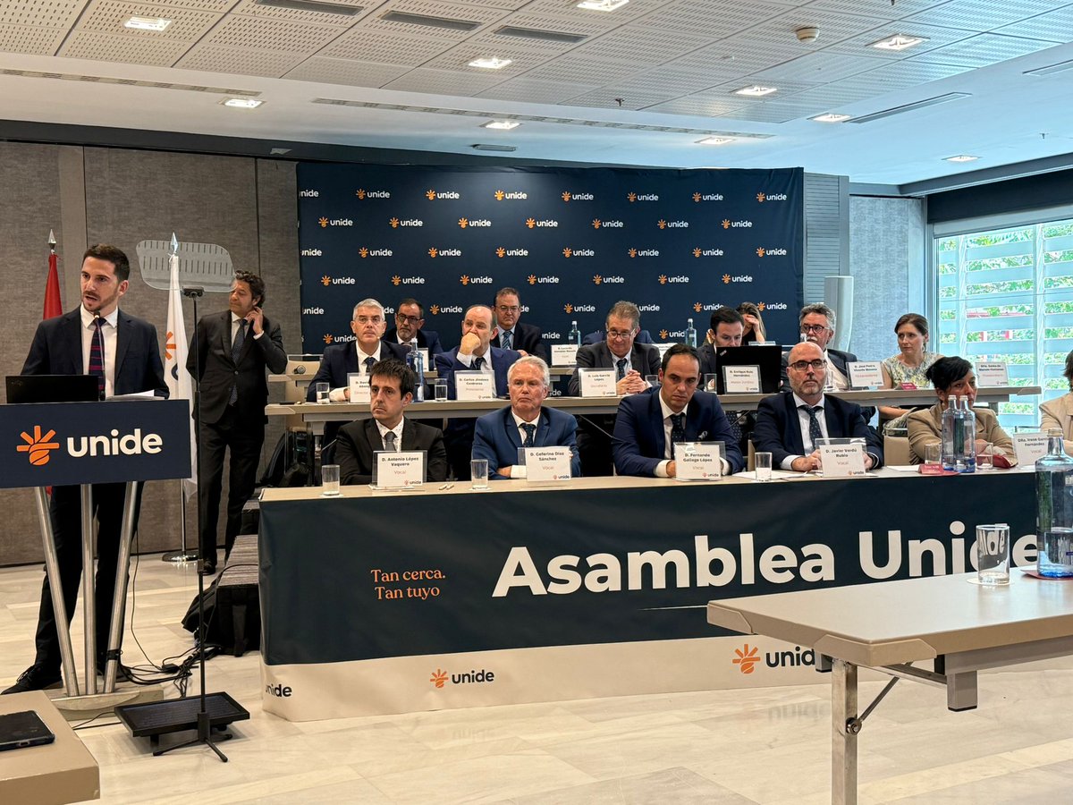 FecomaMadrid's tweet photo. Ayer acompañamos a #UNIDE, S. COOP. (miembro de FECOMA) en su Asamblea General 🟣 Se ratificó a Carlos Jiménez como presidente por 2º mandato. También participó Jaime Iglesias, Comisionado Especial para la #EconomíaSocial del @empleogob, y se entregó el Premio Gregorio Sánchez 🤝 https://t.co/ZT5XWpzBs8
