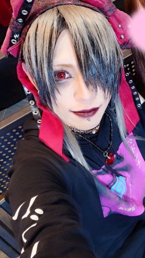 christina𓇢𓆸 tweet media