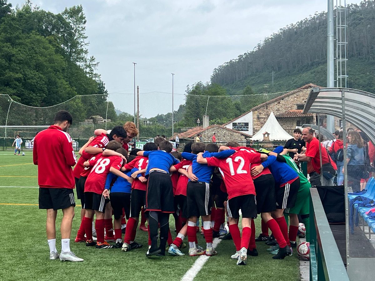 🔴⚫ Infantil 2012 

🏆 Torneo San Bernabé

Un torneo sensacional en el caímos en 1/4 tras caer 0-1 contra Osasuna

Las amatxus lo dieron todo por el equipo 

👏 Zorionak