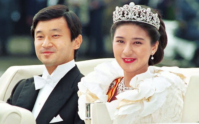 ㊗両陛下本日ご成婚32周年
結婚30周年に際し陛下の御言葉

｢雅子は私の日々の活動を支えてくれる大切な存在であると共に、公私に渡り良き相談相手になってくれていますし、愛子の日常にもよく気を配りながら見守っており、生活に安らぎと温かさを与えてくれている事もとても有り難く思っております｣