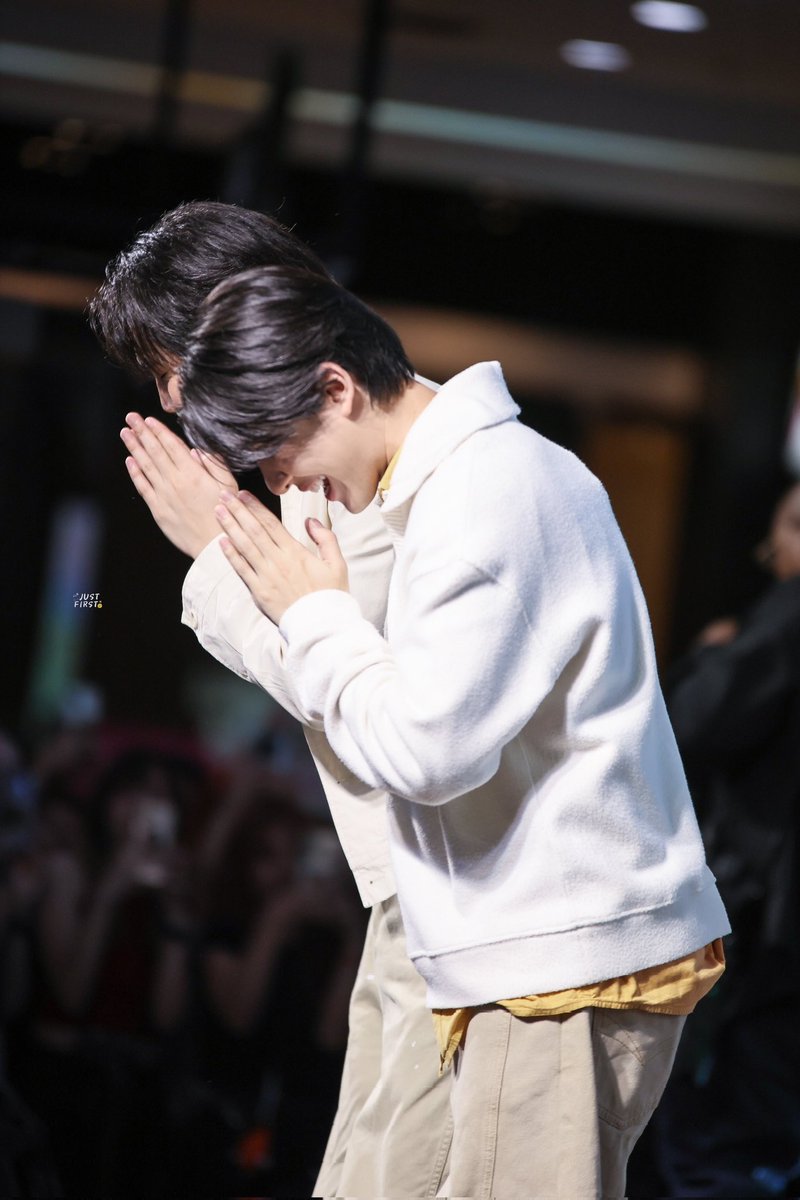 JJ110815's tweet photo. They are so precious 🤍🧡
FirstKhaotung With Flowfix #FlowfixGrandOpeningXFirstKhaotung
#FirstKhaotung ⋆˚✿˖° #เฟิร์สข้าวตัง https://t.co/48vLAZjJs2