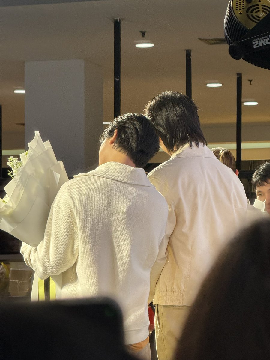 JJ110815's tweet photo. They are so precious 🤍🧡
FirstKhaotung With Flowfix #FlowfixGrandOpeningXFirstKhaotung
#FirstKhaotung ⋆˚✿˖° #เฟิร์สข้าวตัง https://t.co/48vLAZjJs2