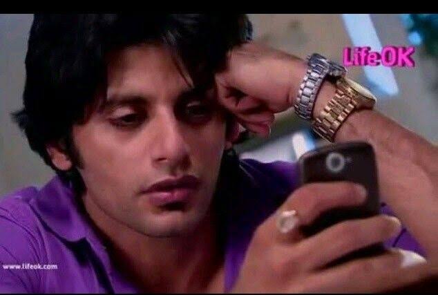 Wellutwt's tweet photo. Viraj Dobriyal seeing news of wives murdering husbands; https://t.co/MBE6FH2Hqy