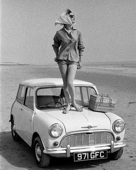 YannRobichon's tweet photo. Happy #MiniMonday / #MondayMini!... 
#Auto #Automobile #Automobiles #Autos #Car #CarHistory #Cars #CarsHistory #ClassicCar #ClassicCars #ClassicMini #Coupé #HistoryMini #MiniAdventure #MiniClassic #MiniLife #Photographie #Photography #RetroCar #Retrocars #VintageCar #VintageCars https://t.co/84CvzHMgpr