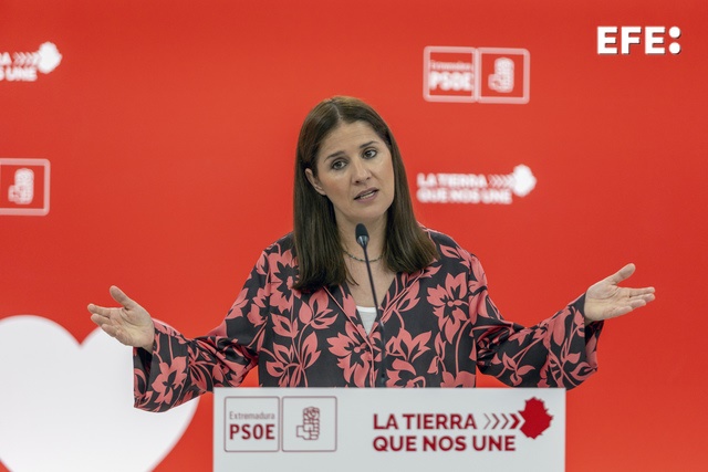 EFE Extremadura (@efeextremadura) on Twitter photo .<a href="/gilrosinha/">Isabel Gil Rosiña</a> ha considerado este lunes que la presidenta regional del PP, María Guardiola, "es una alumna aventajada del fango, de la miseria, de la no política y del ruido ensordecedor" .<a href="/gilrosinha/">Isabel Gil Rosiña</a> ha considerado este lunes que la presidenta regional del PP, María Guardiola, "es una alumna aventajada del fango, de la miseria, de la no política y del ruido ensordecedor"