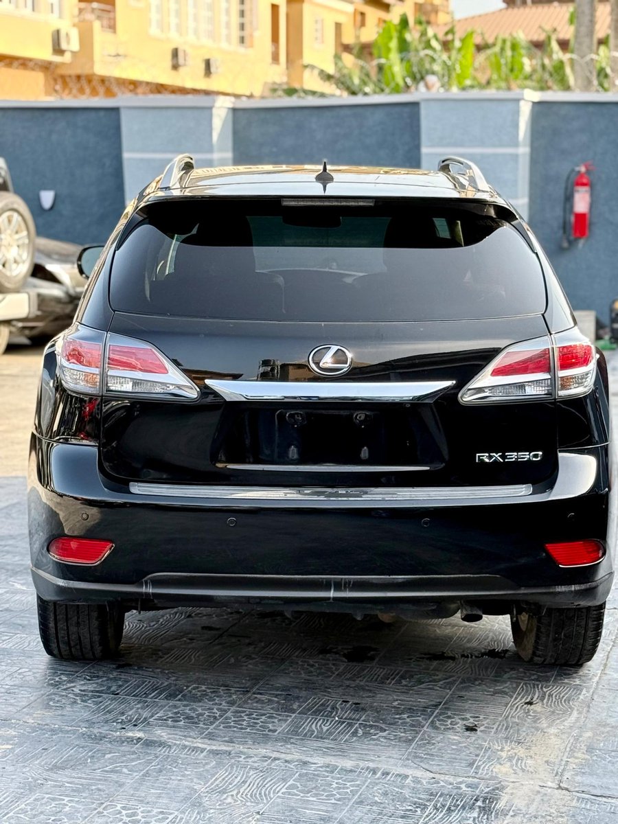 New machine alert
Brand:Lexus 
Model:Rx350 
Year:2014
Condition:Foreign used🇺🇸🇺🇸 buy and drive 💯💯 
Bsm/Parking Sensors 

Accident free 💯
Custom duty 💯 

Price:26.5m

Location Łagoš