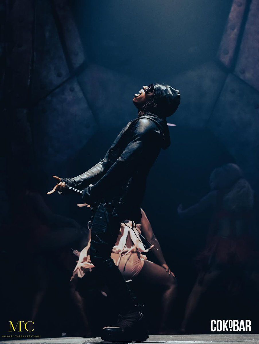 remaontourr's tweet photo. PICTURE THREAD OF REMA AT THE O2 ARENA π¬π§
#RemaO2London #RemaLiveAt02 https://t.co/JANamVcfph