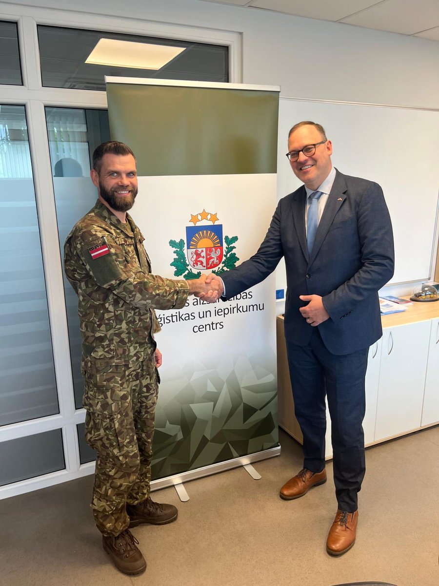 Good conversation with Alans Andrulis from the State Centre for Defence Logistics and Procurement. 🇪🇪🇱🇻 work closely together to enhance further defence and military cooperation.

VALIC vadītājs pārrunā sadarbību ar Igaunijas vēstnieku valic.gov.lv/lv/zinas/valic…