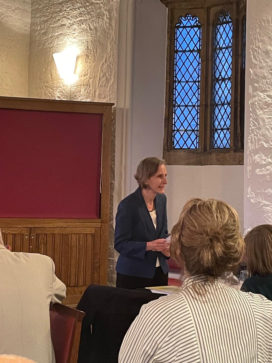 A few pictures of the J.H. Elliott History Forum inaugural symposium held at Exeter College, Oxford:

1/Serge Gruzinski’s memorial lecture
2/Judith Elliott’s personal recollection
3/Geoffrey Parker’s participating in the final roundtable
4/Alexandra Walsham’s valedictory speech