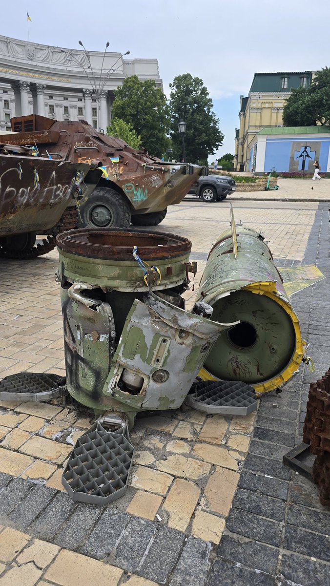 Labākais veids, kā doties uz samitu Kijivā, ir ar automašīnu, ko atstāj Ukrainas aizstāvjiem. Manis sarūpētais Ford pikaps tika nodots Bialotserkovas valsts administrācijas vadītājai Irinai Starenkai. Kara šaušmas UKrainā turpinās ik dienu. Ja ir iespēja palīdzēt, tad tas jādara!
