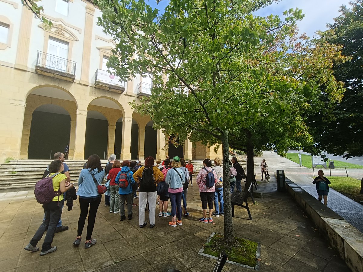 🟣🔵🟢🟠
LEIOA PAUSOZ PAUSO
🏡Visita guiada entre baserris y monumentos

🗓️Domingo 15 de junio a las 11:00h
🎫3,50€ (incluye bebida y pintxo)

💻Reserva tu plaza ekobideak.com/rutas-leioa/
<a href="/leioaudala/">Leioa Udala</a> <a href="/BizkaikoTxako/">Bizkaiko Txakolina</a> <a href="/LeioaBG/">Behargintza Leioa</a> <a href="/UribeTurismo/">Uribe Bilbao-Bizkaia Euskadi</a>