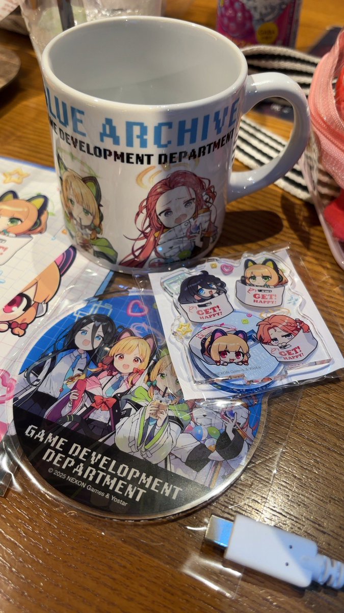 karakuri0213's tweet photo. よう！最後のツイートから1年経ったな！
生きてるぞ！
みんな生きてるか？
…死んでるか。

こっちは住んでる世界が変わったけどめちゃくちゃ元気だ！最高だ！

では、じゃあの👋
また数年後生きてたら https://t.co/l48GgRJU2H