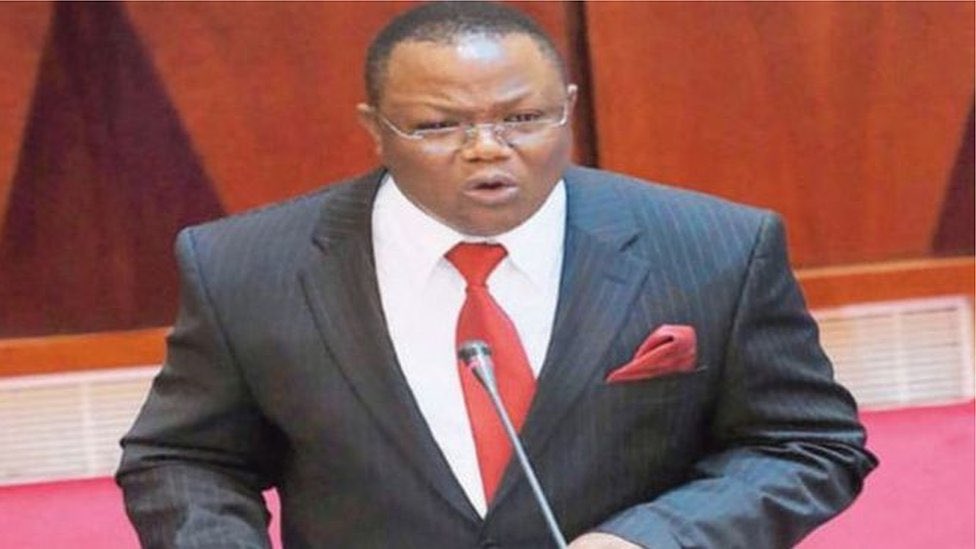 Katika kipindi ambacho muungano ulikuwa kwenye uzi mwembamba ilikuwa ni kipindi cha katiba mpya
   Kuna hoja tele ziliibuliwa pande zote mbili
 Nimekusogezea zote

Video thread