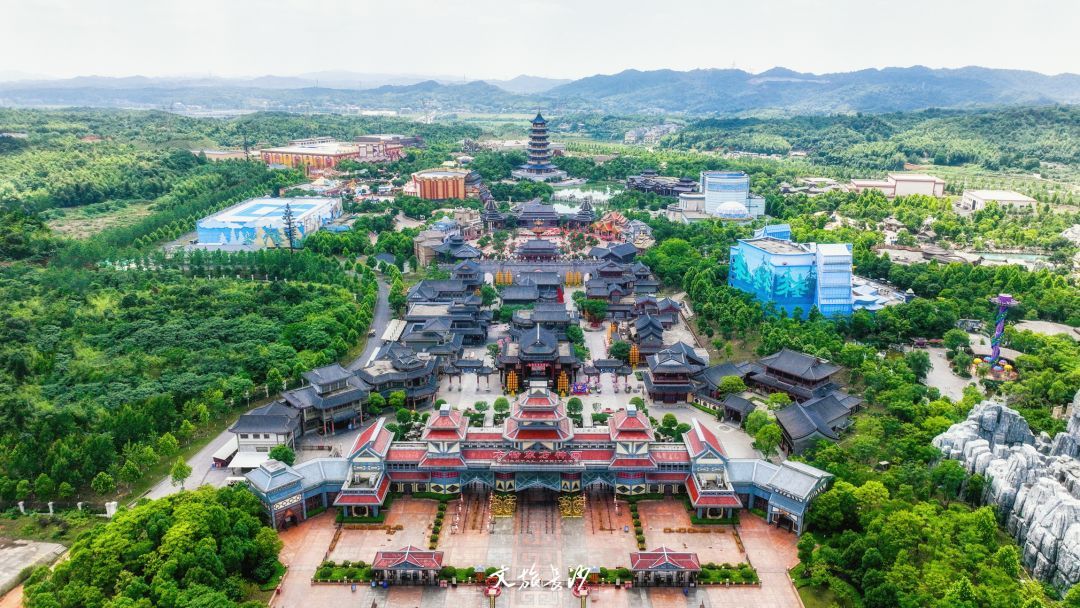 Step into a living fairytale at Changsha’s Fantawild Oriental Heritage 🎎🏯✨