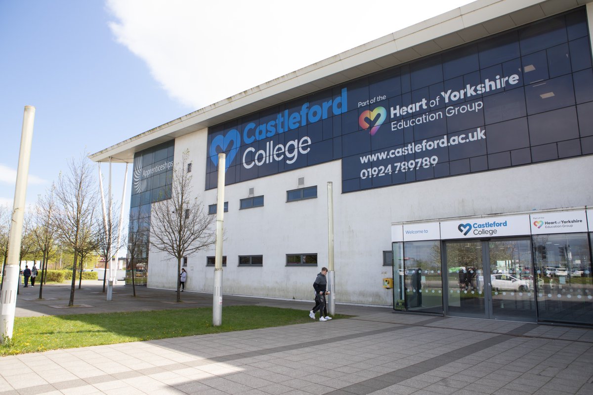 We're less than a week away from our next Open Event at the College☀️

We'll be ready to welcome you this Saturday 14th June from 10am-12pm on our campus!

Please register for a ticket beforehand🎟️ow.ly/MEAv50W5oVL