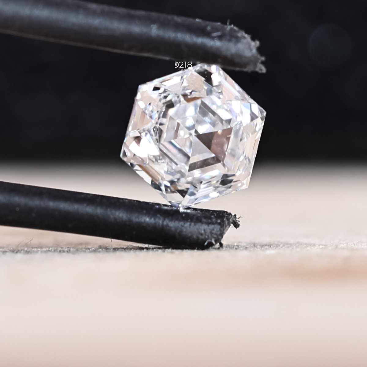 d218jewels's tweet photo. Hexagon Step Cut Diamond For Custom Jewelry, 2 carat Lab Grown Diamon by D218JewelsSydney
https://t.co/VvU6Ze7Dfh via @Etsy
#labgrowndiamond #customdiamond #loosediamond #hexagonstepcut #stepcutdiamond #hexagondiamond #customengagementring #giftsforher #handmadeanniversary https://t.co/iqmujrZxu9