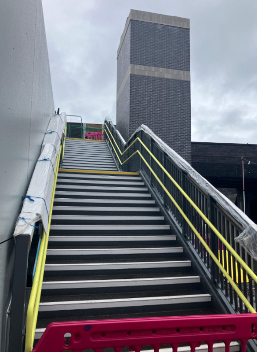 We don't horse around!

More progress has been made this week on the Wednesbury to Brierley Hill extension at Horseley road, with the lift and stairs looking fresh, nearing completion.