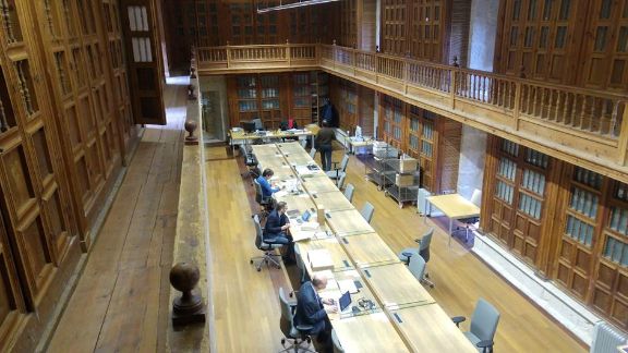 Hoy, 9 de junio, se celebra el Día Internacional de los #Archivos 🥳.
Os invitamos a conocer REBAE 🗃️📙, la Red de Bibliotecas que reúne las colecciones de las #bibliotecas de los <a href="/ArchivosEst/">Archivos Estatales</a> y de la del CIDA 👇
cultura.gob.es/cultura/areas/…