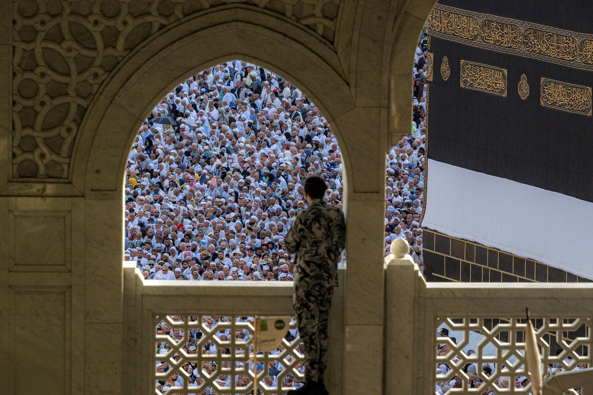 عين الله في السماء ترعاهم وعين الوطن في الأرض تخدمهم 🇸🇦🤍

الأمن يُعانق روحانية الحج 🕋🤍

#حج_1446هـ
