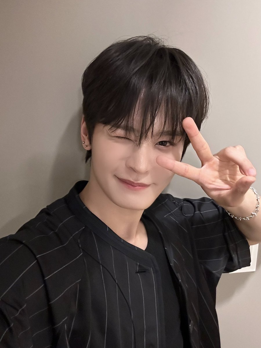 TPST_twt's tweet photo. [#태래] 월요팅🌟❤️🫶🎶👊 https://t.co/AI4WMmrIB5
