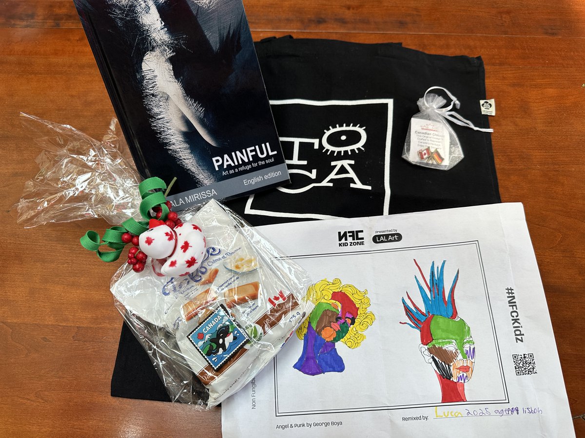 Look at what I brought home from Lisbon 😍🙏
Thank you so much <a href="/PepaDot/">Alexia</a> , <a href="/Scooter0x/">scooter</a> , <a href="/Gala_Mirissa/">Ǥᗩᒪᗩ ᗰᎥᖇᎥᔕᔕᗩ 🅰🆁🆃</a>  and <a href="/TOCAproject/">TOCA</a> for your beautiful presents!
Even got a signed artwork from Luca 😮 Very special thanks for that, you are my NFC hero! 👨‍🎨🎲💯