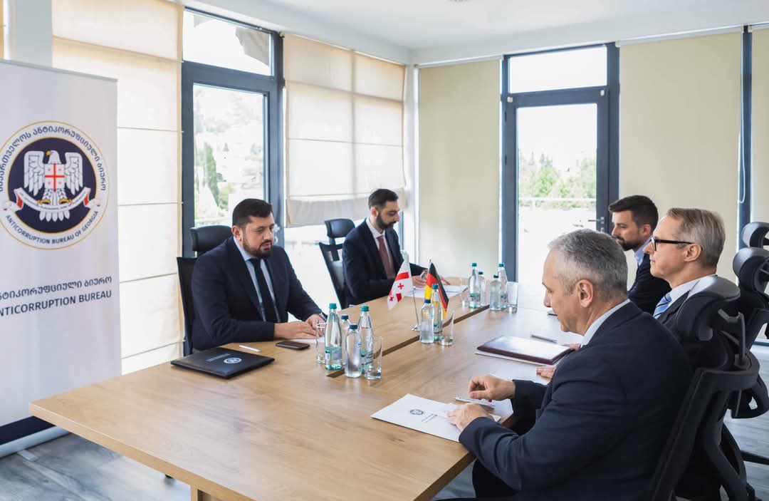Diplo_Peter's tweet image. 1/2 @ACBofGeorgia I was promised info on how 13 ๐ฉ๐ช organisations in Georgia - funded by ๐ฉ๐ช federal budget, subject of ๐ฉ๐ช๐ฌ๐ช bilateral treaties & essential to practical implementation of our broad & deep ๐ฉ๐ช๐ฌ๐ช ties - will be treated under ๐ฌ๐ช FARA. We would like them to be exempt.