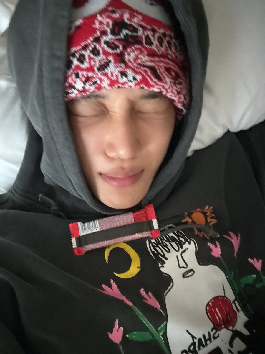y0urdelight's tweet photo. 이런 사진 보내줄 때마다 표정관리가 안됨 https://t.co/PEAsOemLu1