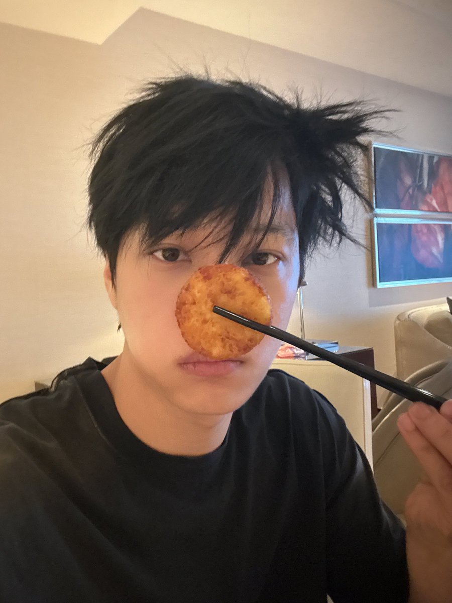 y0urdelight's tweet photo. 이런 사진 보내줄 때마다 표정관리가 안됨 https://t.co/PEAsOemLu1