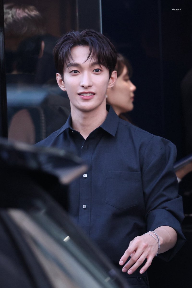 kyeomties's tweet photo. welcome back prince dokyeom 🖤 https://t.co/MJzBLnibsK