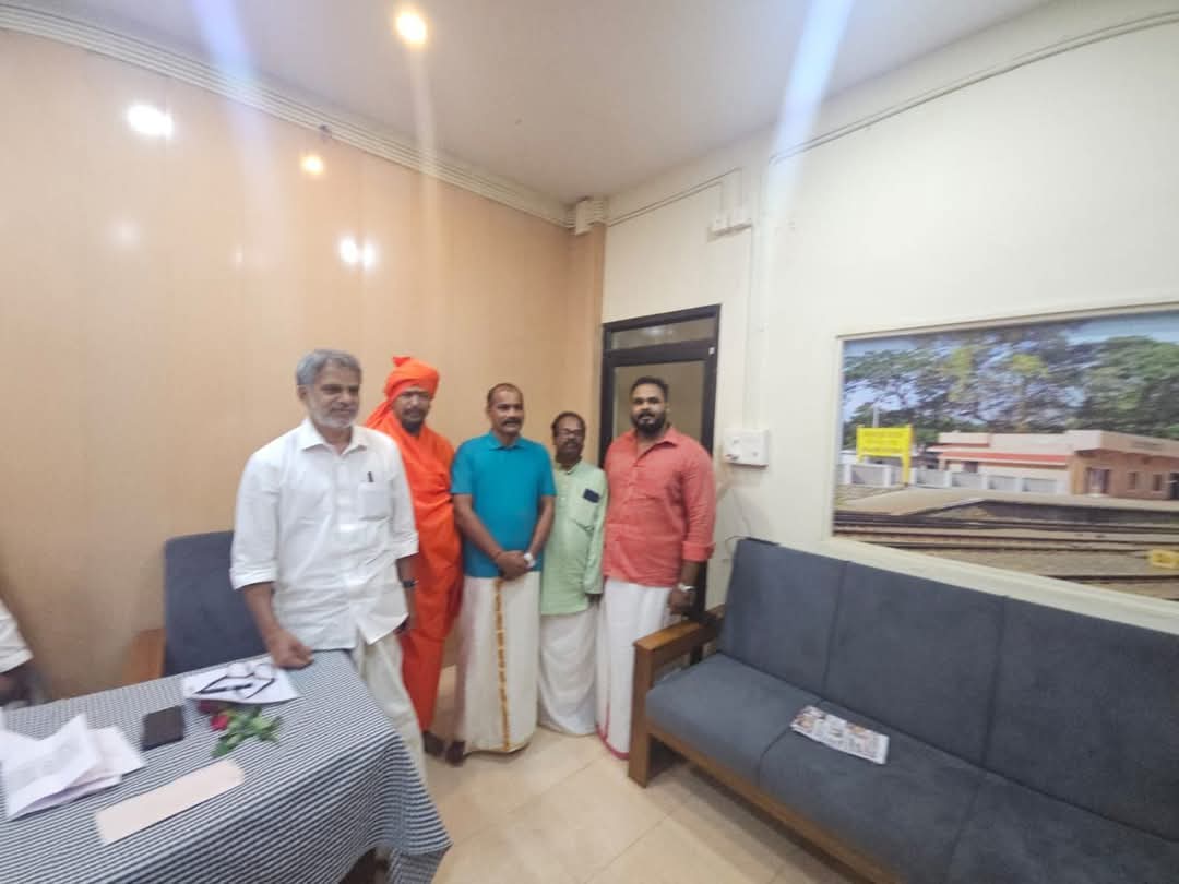 നിലമ്പൂരിൽ അഖില ഭാരത ഹിന്ദു മഹാസഭയുടെ പിന്തുണ സ്വരാജിന്🚩

ബിജെപിയുടെ വർഗീയതയ്ക്ക് കടുപ്പം പോരത്രേ, അപ്പോൾ കറക്റ്റ് സ്ഥലത്ത് തന്നെയാണ് എത്തിയിരിക്കുന്നത്..