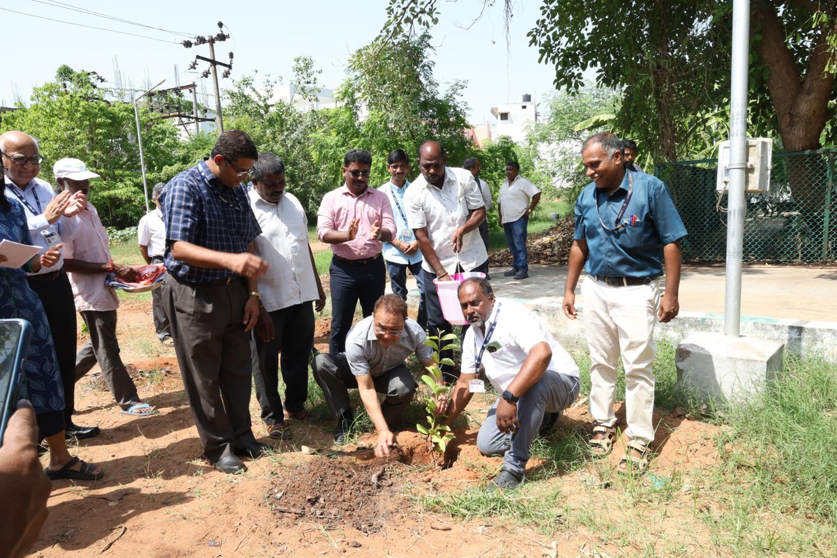 OfficialJipmer's tweet image. 🌍 JIPMER launched “One Tree for JIPMERite” on #WorldEnvironmentDay2025
Each staff & student will plant a 🌳 on their birthday!
Kickstarted by Dr. Arulrajan IFS & Director Dr. Vir Singh Negi 🌱
Let’s grow a greener tomorrow!
#JIPMER #OneTreeForJIPMERite #GoGreen #EnvironmentDay
