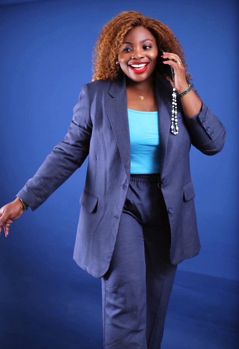 ✔️Restes debout.
✔️Regardes le monde en silence.
✔️Observes, apprends, 
✔️Grandis à ton rythme sans faire de bruit.
🚫 N’abandonne pas. Ta lumière n’a pas besoin d’autorisation pour briller.
👏 En toute fierté, je te félicite d’être arrivé à ce niveau.

 #clairenewman2025