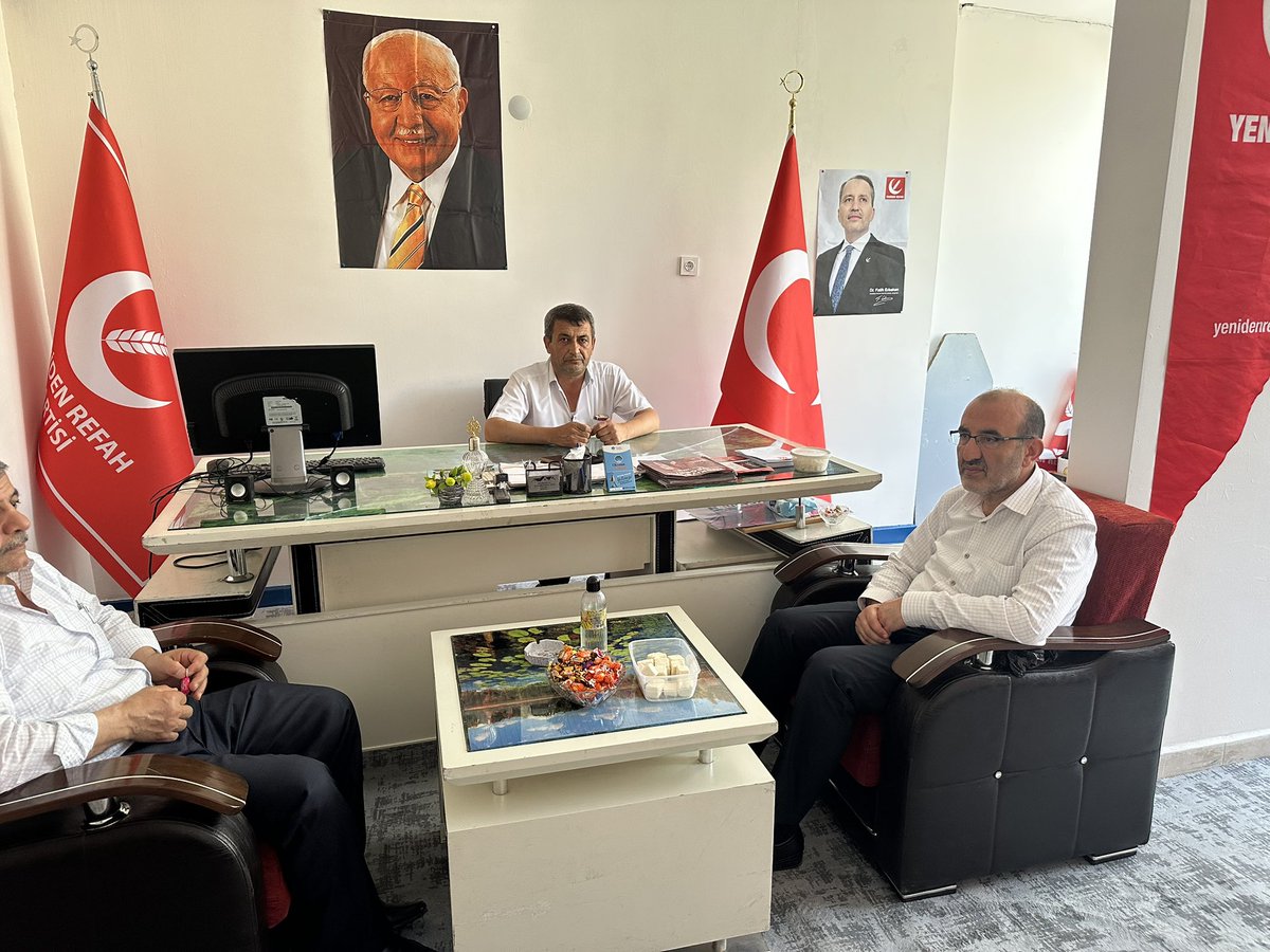 HudaParSilvan_'s tweet image. İlçe Başkanımız Adnan Balyen ve beraberindeki heyetimiz, bayram dolayısıyla siyasi parti ile sivil toplum kuruluşlarınının temsilcileri ile bayramlaştı.

#KurbanBayramı 
#HÜDAPAR