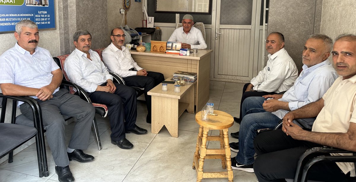 HudaParSilvan_'s tweet image. İlçe Başkanımız Adnan Balyen ve beraberindeki heyetimiz, bayram dolayısıyla siyasi parti ile sivil toplum kuruluşlarınının temsilcileri ile bayramlaştı.

#KurbanBayramı 
#HÜDAPAR